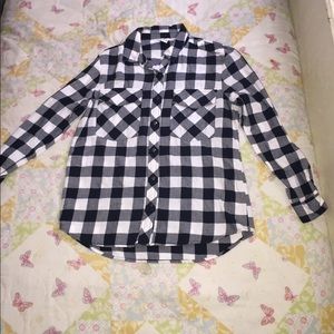 A black & white flano